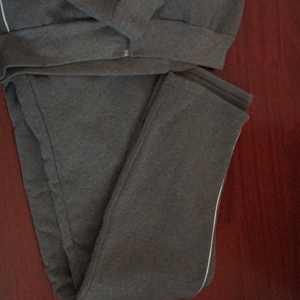 ❗️Firm price $27 2-pc Winter Tracksuit - Picture 2 of 3